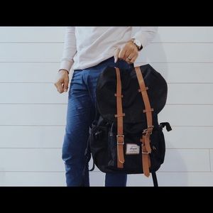 Hershel iconic mountaineering silhouette backpack